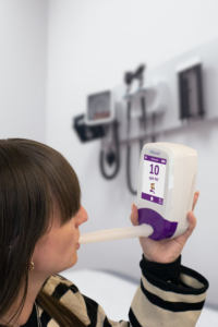 Patient using FeNO test results to support accurate asthma diagnosis